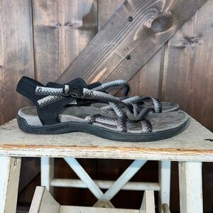 Merrell - District Muir Lattice Black Charcoal - Women’s size 8